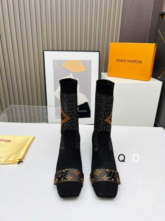 Picture of Louis Vuitton Shoes _SKULVsz35-40GDT090112371